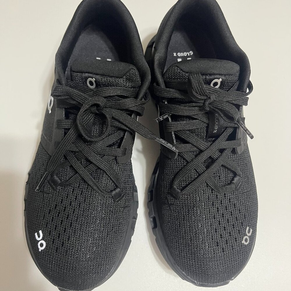 On Cloud 5 Women's Sneakers Size US 6.5 Black